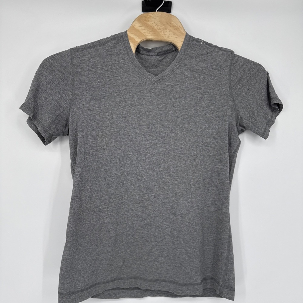 Lululemon Men's 5 Year Basic Tee in Heather Core Ultra Light Gray‎ Size Large